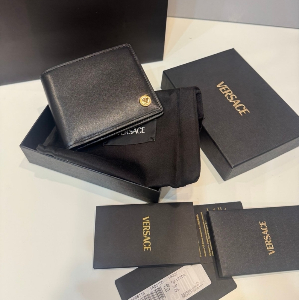 Versace Black Leather Card Holder with Gold Medallion/ Unisex BNWT